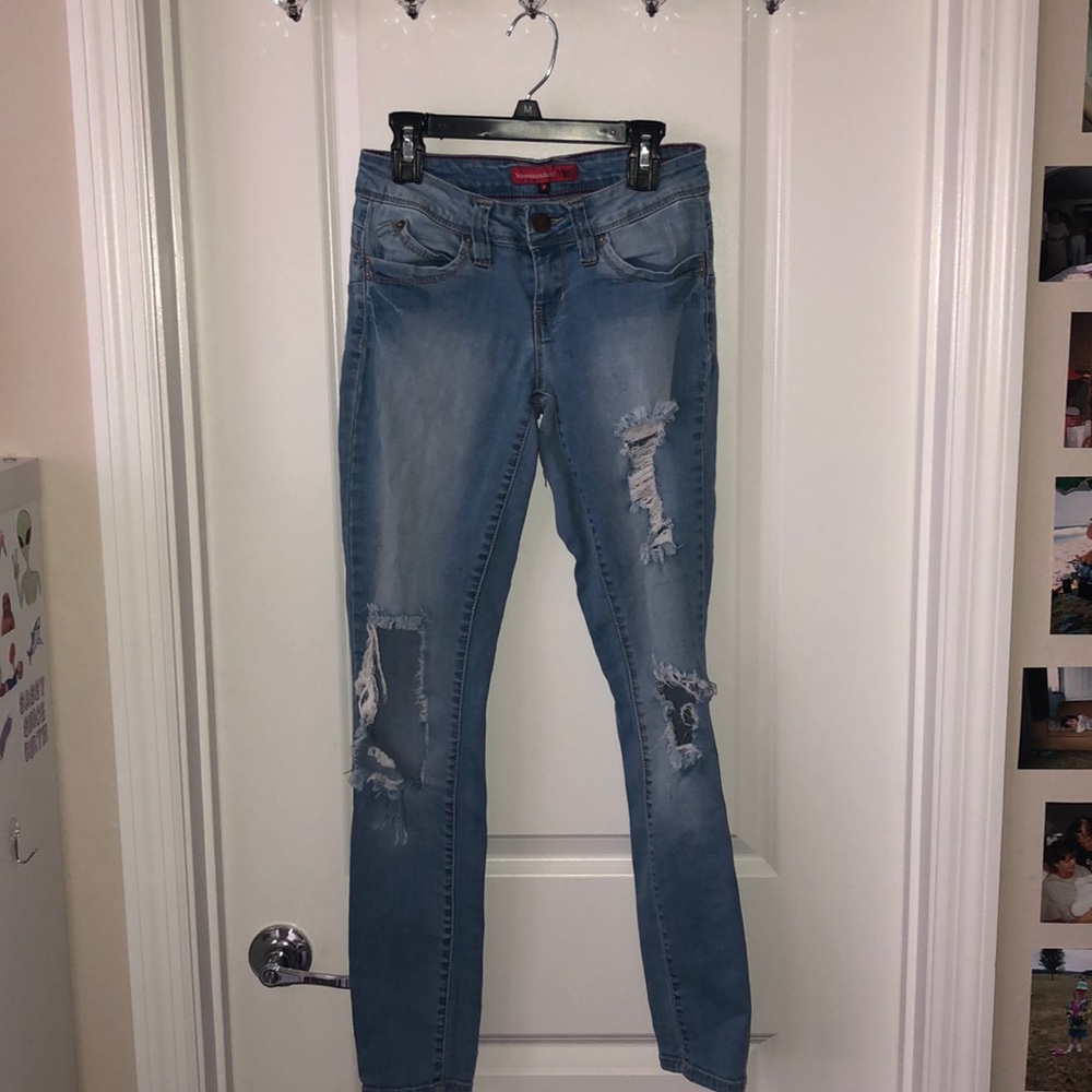 Light Wash Ripped Skinny Jeans